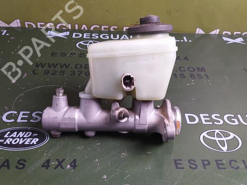 Used Brake master cylinder TOYOTA LAND CRUISER 90 (_J9_) 3.0 TD (KZJ90_, KZJ95_, KZJ90R, KZJ95R, KZJ90W, KZJ95W) (125 hp) 17850781
