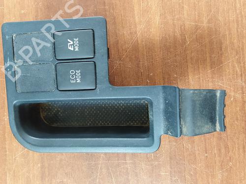 Used Switch TOYOTA YARIS (_P13_) 1.5 Hybrid (NHP130_, NHP130) (101 hp) 24432310