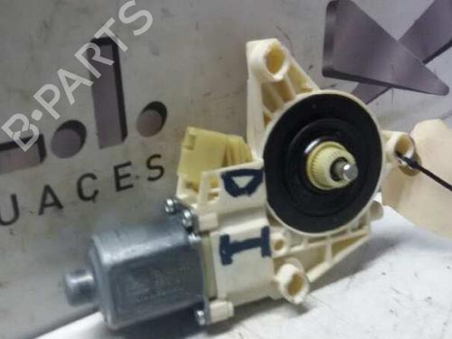Used Left front window motor MERCEDES-BENZ C-CLASS (W204) C 220 CDI (204.002) (170 hp) 17844631
