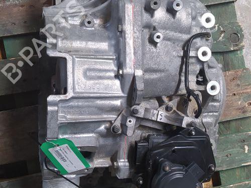 manual-gearbox-volvo-xc90-ii-256-t8-hybrid-awd-2014-18097329 main image