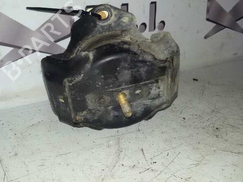 Used Engine mount MITSUBISHI PAJERO III (V7_W, V6_W) 3.2 Di-D (V68W) (160 hp) 17841826