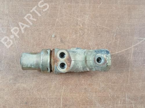 Used Brake master cylinder LAND ROVER DISCOVERY I (LJ) 2.5 TDI 4x4 (113 hp) 30773607