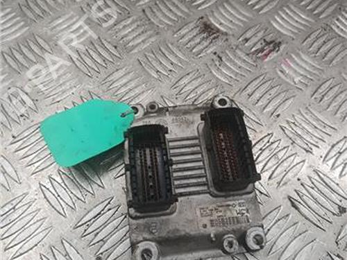 Used Electronic module OPEL CORSA C (X01) 1.4 Twinport (F08, F68) (90 hp) 32178595