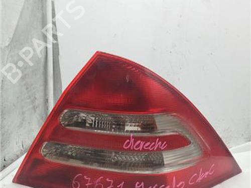 Used Right taillight MERCEDES-BENZ C-CLASS (W203) C 220 CDI (203.006, 203.008) (143 hp) 29017553