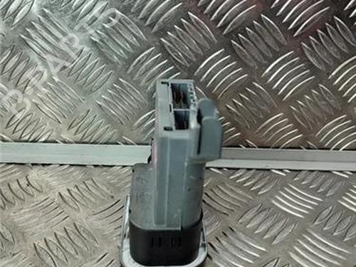 Interrupteur de vitre avant gauche ALFA ROMEO 147 (937_) 1.9 JTD (937.AXF1A, 937.BXF1A) | BP30916228I27