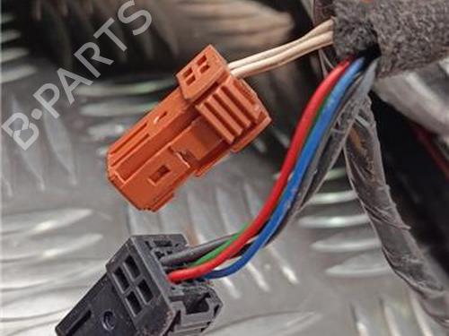 Left mirror PEUGEOT 307 SW (3H) 2.0 HDI 110 | BP30447574C26