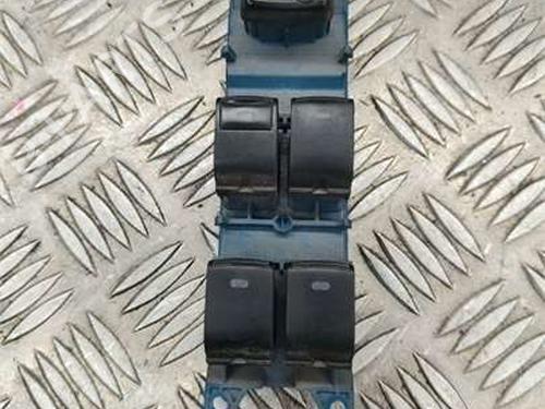 Used Switch Switch TOYOTA VERSO (_R2_) 2.0 D-4D (AUR20_, AUR20R) (126 hp) 40051059 40051059