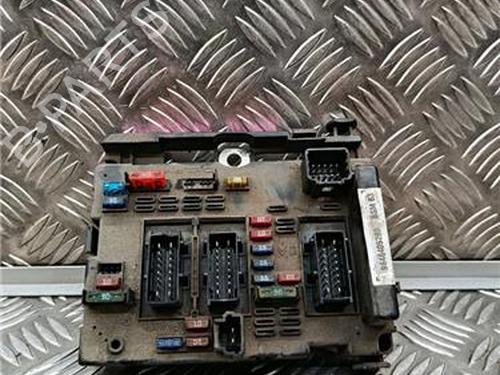 Used Fuse box Fuse box PEUGEOT 307 (3A/C) 2.0 HDi 90 (90 hp) 33634031 33634031
