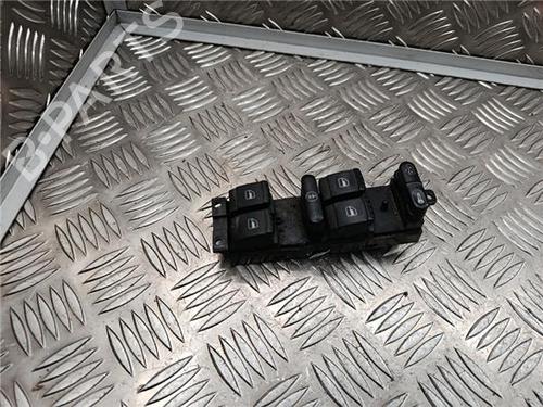 Venstre fortil elrude kontakt VW GOLF IV (1J1) 1.9 TDI (110 hp) 30714815