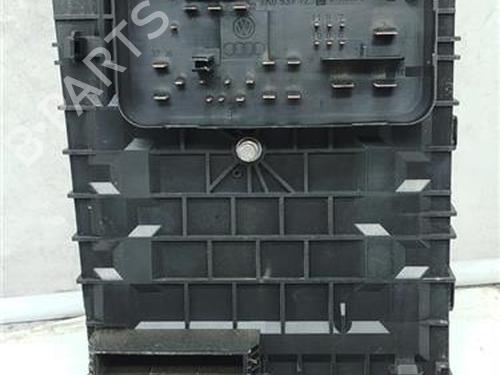 Fuse box VW GOLF VI (5K1) 2.0 TDI | BP20671832E1 