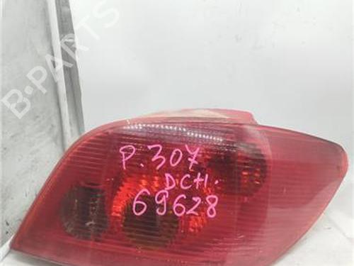 Right taillight PEUGEOT 307 (3A/C) 1.6 16V Ilegible