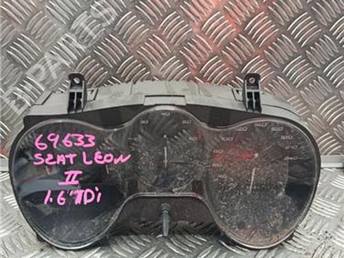 Used Instrument cluster SEAT LEON (1P1) 1.6 TDI (90 hp) 31348418