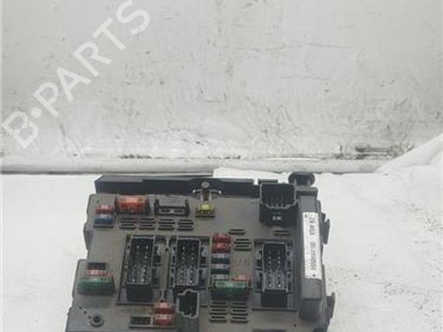 Used Fuse box PEUGEOT 307 (3A/C) 2.0 HDi 90 (90 hp) 29017572