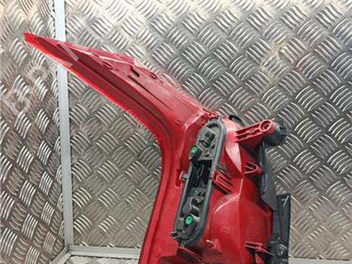 Right taillight PEUGEOT 5008 (0U_, 0E_) 1.6 BlueHDi 120 | BP31274757C35