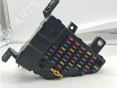 Used Fuse box HYUNDAI TUCSON (JM) 2.0 CRDi (140 hp) 22684747