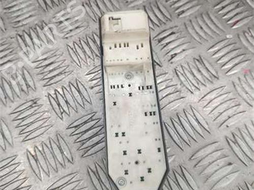 Left front window switch TOYOTA YARIS (_P13_) 1.5 Hybrid (NHP130_) | BP36382915I27 - Image 2