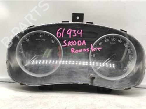 Kombinert Instrument SKODA ROOMSTER (5J7) 1.4 TDI (80 hp) 18007331