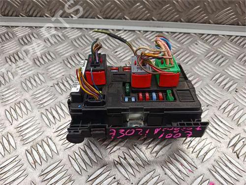 fuse-box-peugeot-1007-km_-2005-39699224 main image