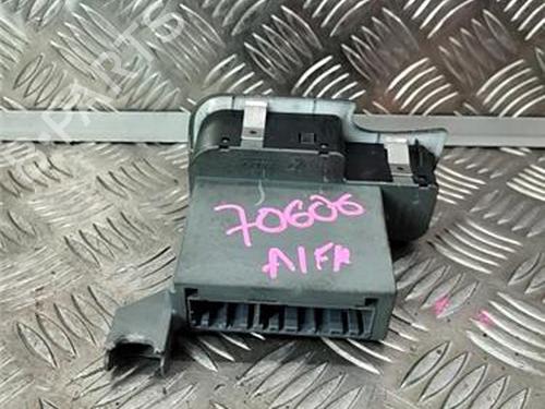 Interrupteur de vitre avant gauche ALFA ROMEO 147 (937_) 1.9 JTD (937.AXF1A, 937.BXF1A) | BP30916228I27