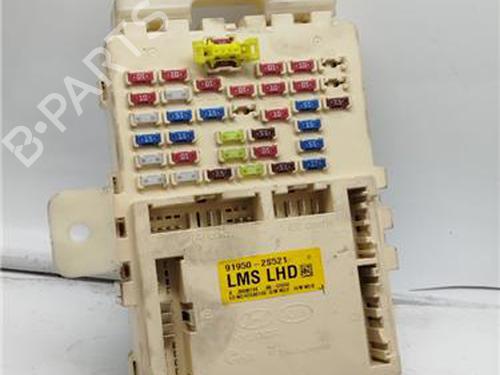 Used Fuse box HYUNDAI ix35 (LM, EL, ELH) 1.7 CRDi (116 hp) 26442196