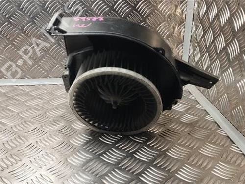 Varmeblæser SEAT IBIZA IV (6J5, 6P1) 1.6 TDI (105 hp) 30047768