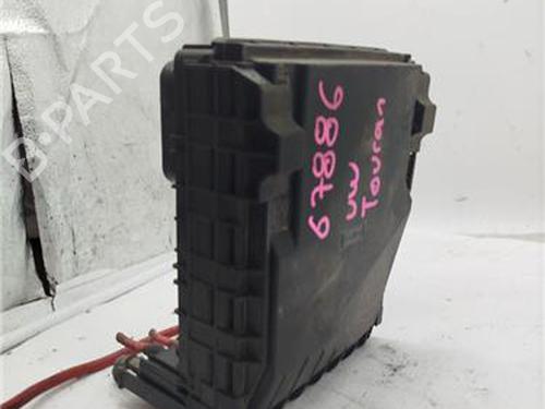 Fuse box VW TOURAN (1T1, 1T2) 1.9 TDI | BP23646958E1 