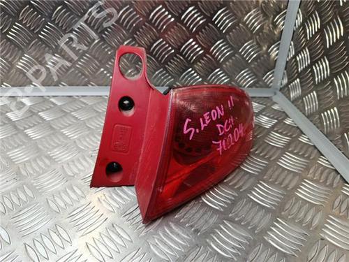 Used Right taillight SEAT LEON (1P1) 2.0 TDI 16V (140 hp) 30117184