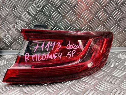 right-taillight-renault-megane-iv-hatchback-b9amn_-2015-32254185 main image