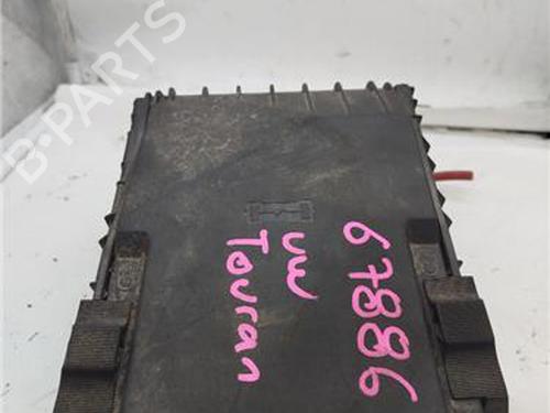 Fuse box VW TOURAN (1T1, 1T2) 1.9 TDI | BP23646958E1 