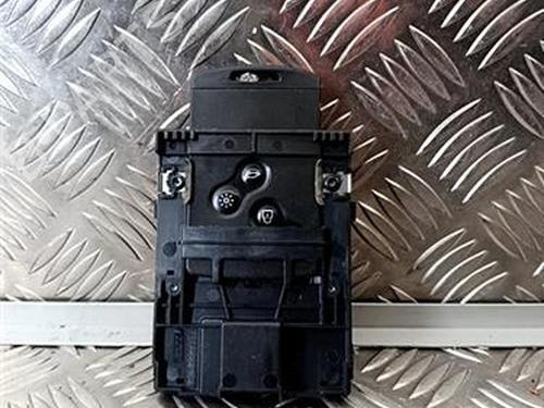 Andre RENAULT MEGANE III Hatchback (BZ0/1_, B3_) 1.5 dCi (BZ09, BZ0D, BZ1W, BZ29, BZ14) (110 hp) 31605072