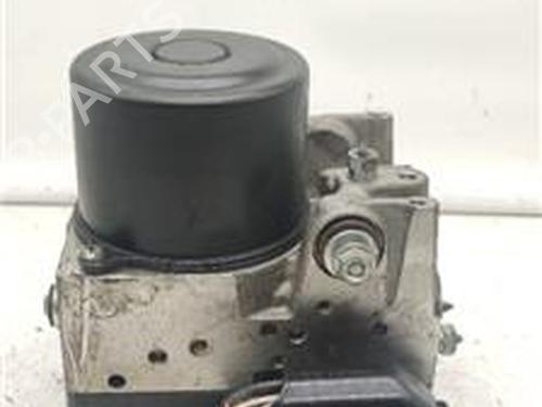 Used ABS pump TOYOTA RAV 4 III (_A3_) 2.2 D 4WD (ALA30_, ALA30R) (136 hp) 18386908