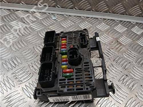 Sikringsdåse PEUGEOT 407 Coupe (6C_) 2.2 16V (163 hp) 33221500