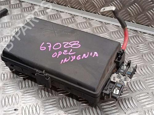 Used Fuse box Fuse box 37433003 37433003