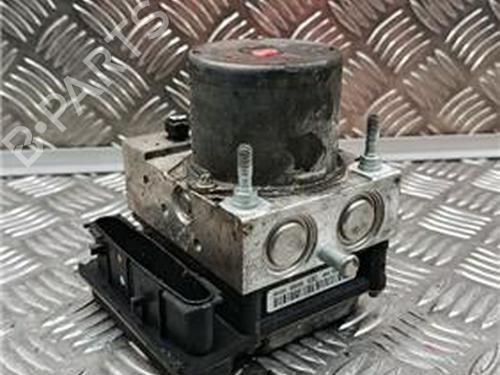 Used ABS pump HYUNDAI i30 (FD) 1.6 CRDi (128 hp) 31747315
