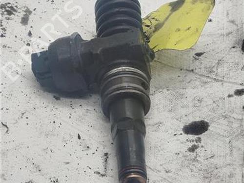 Used Injector VW GOLF V (1K1) 1.9 TDI (105 hp) 28593799