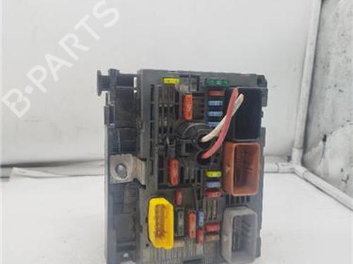 Sikringsdåse PEUGEOT 3008 I MPV (0U_) 1.6 HDi (109 hp) 29845324