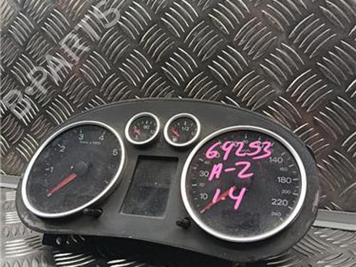 Used Instrument cluster AUDI A2 (8Z0) 1.4 (75 hp) 30522559