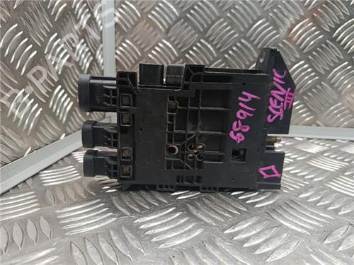 Sikringsdose RENAULT SCÉNIC III (JZ0/1_) 1.2 TCe (116 hp) 30631065