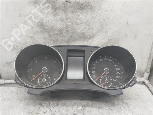 Used Instrument cluster VW GOLF VI (5K1) 1.6 TDI (105 hp) 21600583