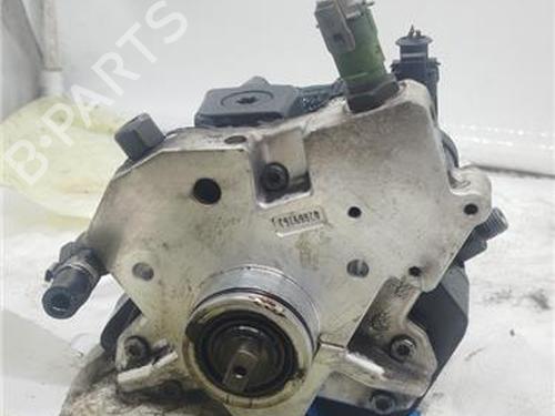 Used Injection pump VOLVO S40 II (544) D5 (179 hp) 26726182