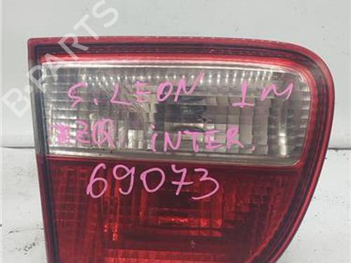 Venstre baglygte bagklap SEAT LEON (1M1) 1.9 TDI (110 hp) 26701920