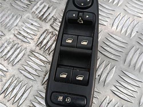 Venstre fortil elrude kontakt Venstre fortil elrude kontakt CITROËN C4 Picasso I MPV (UD_) 2.0 HDi 138 (136 hp) 33711969 33711969