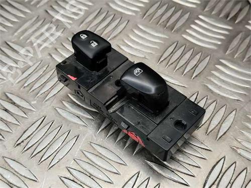 right-front-window-switch-renault-kadjar-ha_-hl_-2015-39217572 main image