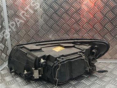 Right headlight VOLVO C30 (533) 1.6 | BP31820410C29