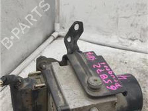 Used ABS pump PEUGEOT 206 Hatchback (2A/C) 1.4 i (75 hp) 19138451