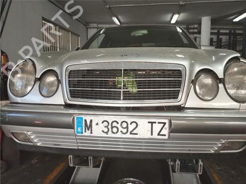 Gebruikte MERCEDES-BENZ E-CLASS (W210) E 300 D (210.020) (136 hp) 3936394 Onderdelen