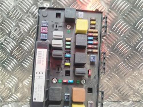 Used Fuse box OPEL ZAFIRA B Box Body/MPV (A05) 1.9 CDTI VAN (M75) (120 hp) 29902104