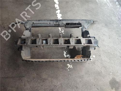 Frontplate/Frontkurv SKODA YETI (5L) 1.2 TSI (105 hp) 23560367