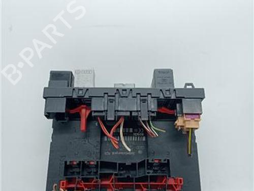 Used Fuse box VW GOLF V (1K1) 1.9 TDI (105 hp) 18004834