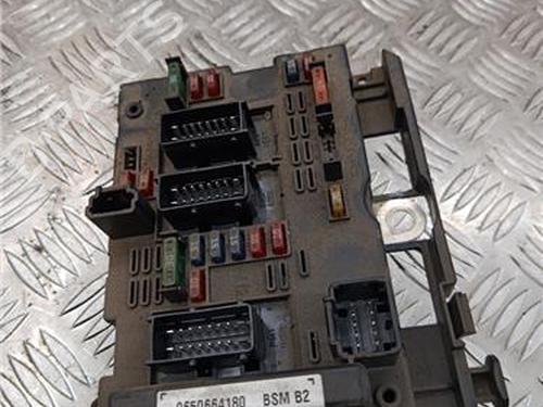 Used Fuse box PEUGEOT 307 (3A/C) 2.0 HDi 90 (90 hp) 31634281